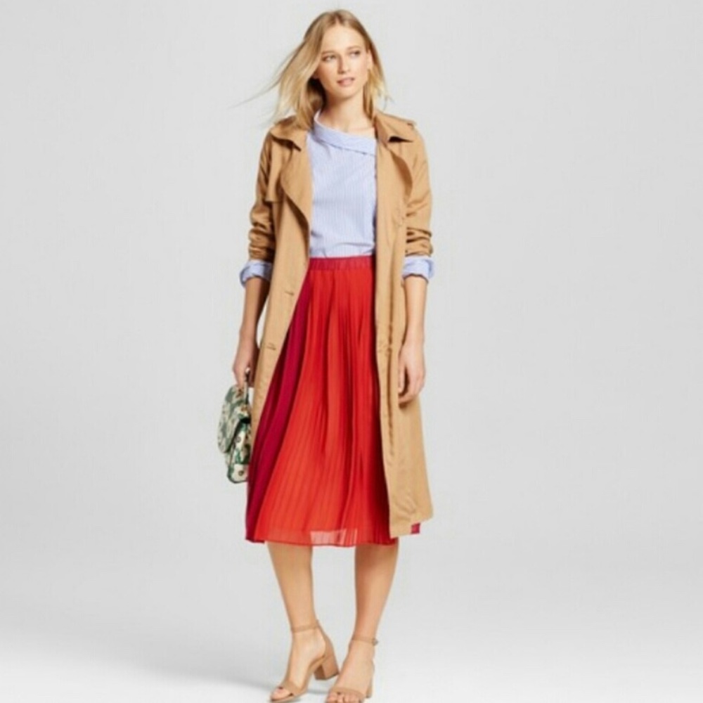 Red pleated skirt - Picture 11 of 11